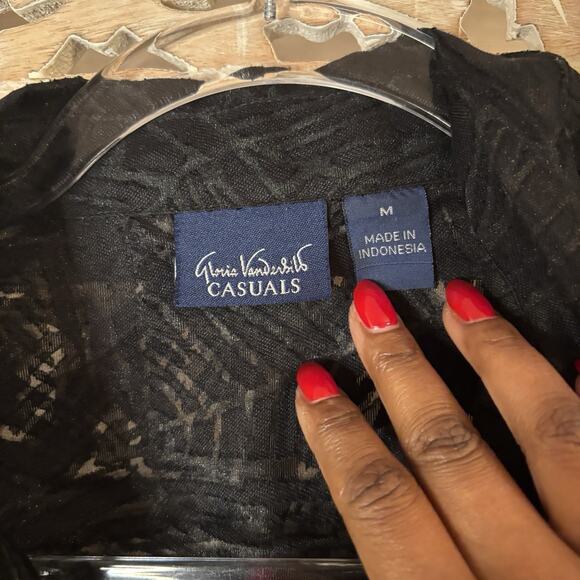 Gloria Vanderbilt Casuals Black Goth Geometric Sheer 3/4 Sleeve Button Up Top M - Picture 4 of 10